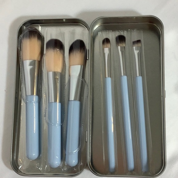 Other - NWT Travel Brush Set by Innovative Cosmetic Concep